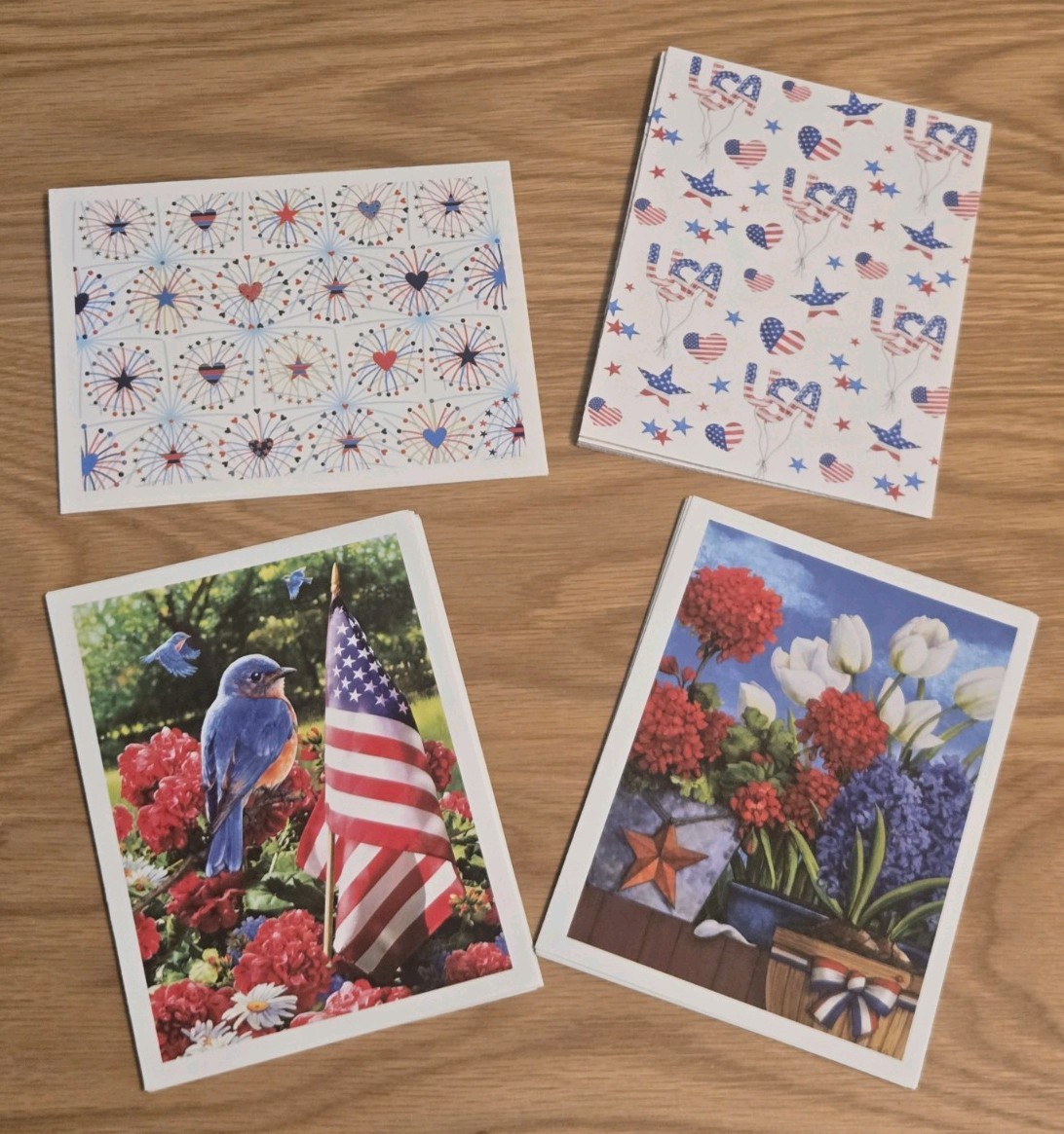 20 USA themed illustrated cards and envelopes