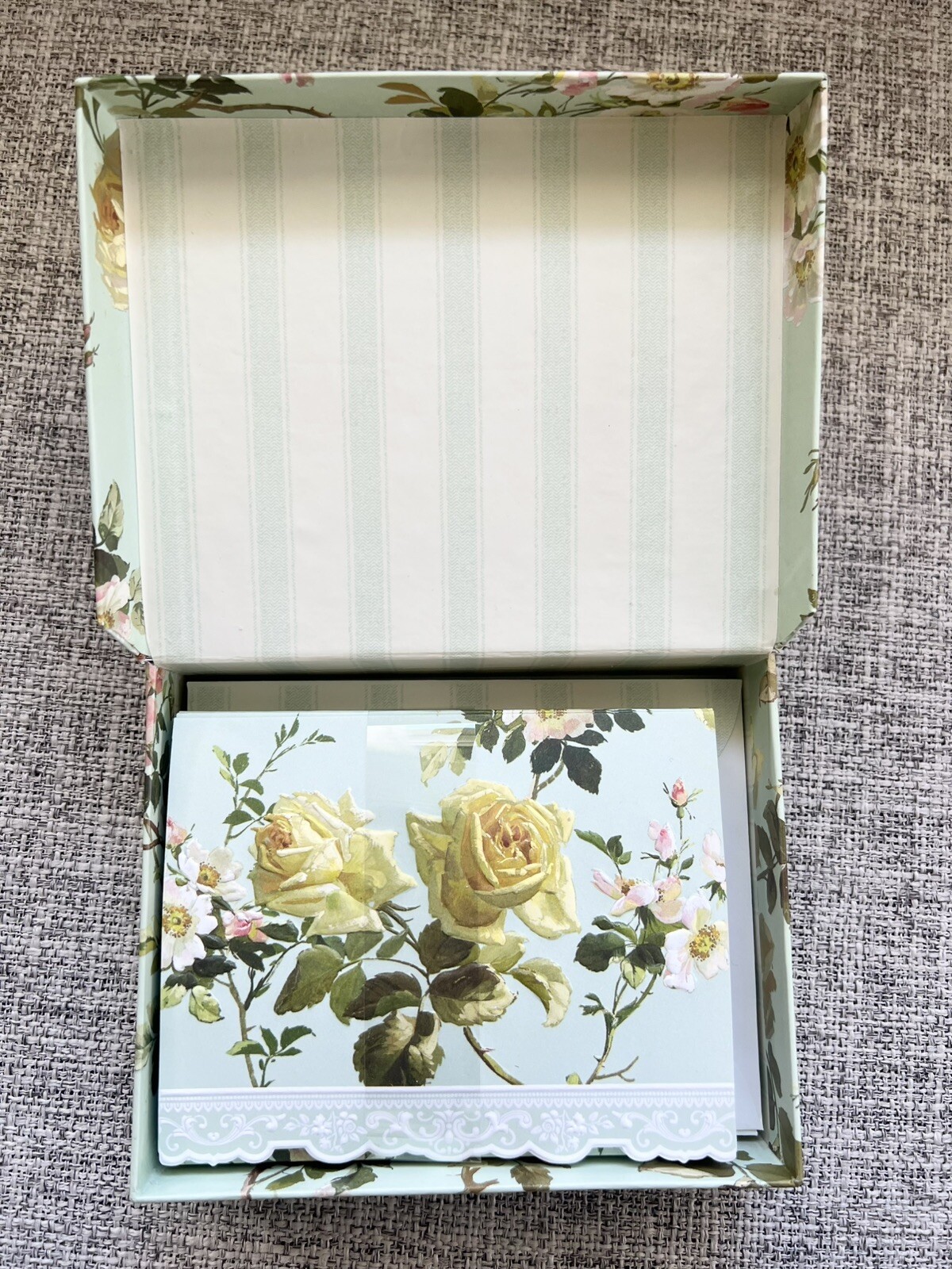 Carol Wilson Rose Garden Blank 8 Cards In Box Roses Flower Made USA Green