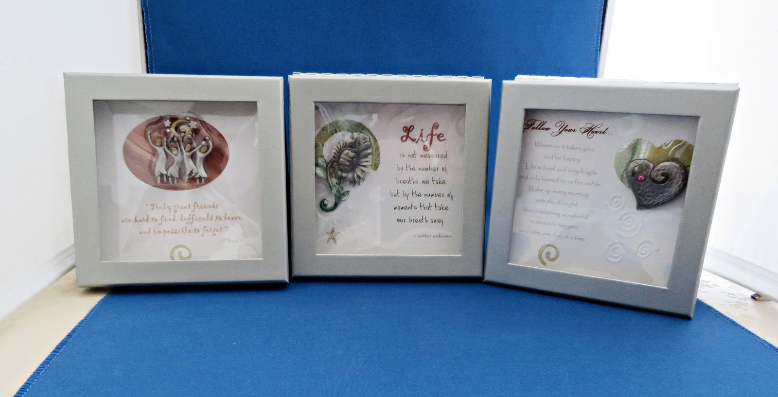 3 INSPIRATIONAL GREETING CARDS W/ BROOCH/PIN INSIDE, MAILING BOX INCLUDED. NEW!!