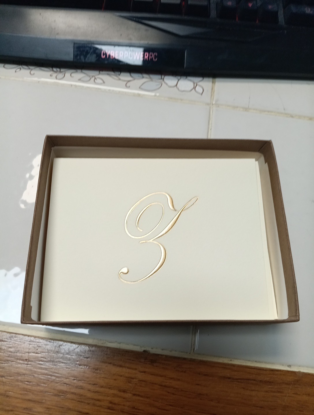 9 – LETTER “Z” GOLD EMBOSSED MONOGRAMED BLANK NOTE CARDS – NEW