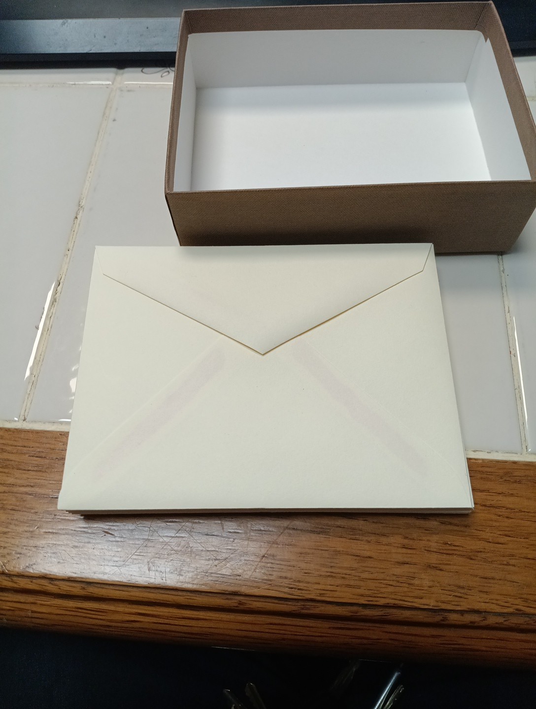 9 – LETTER “Z” GOLD EMBOSSED MONOGRAMED BLANK NOTE CARDS – NEW