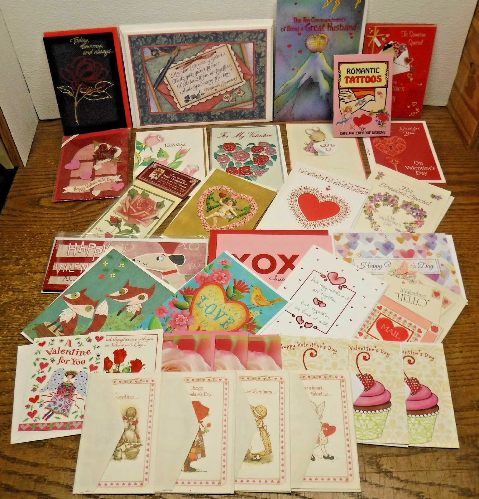 33 asst. VALENTINE’S DAY Greeting Cards w/env Pop-up, Vintage, 3-D, Fake Tattoos