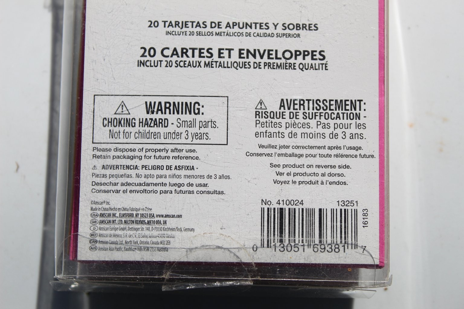 Amscan Paris Notecards & Envelopes Set 20-Count with Foil Seals